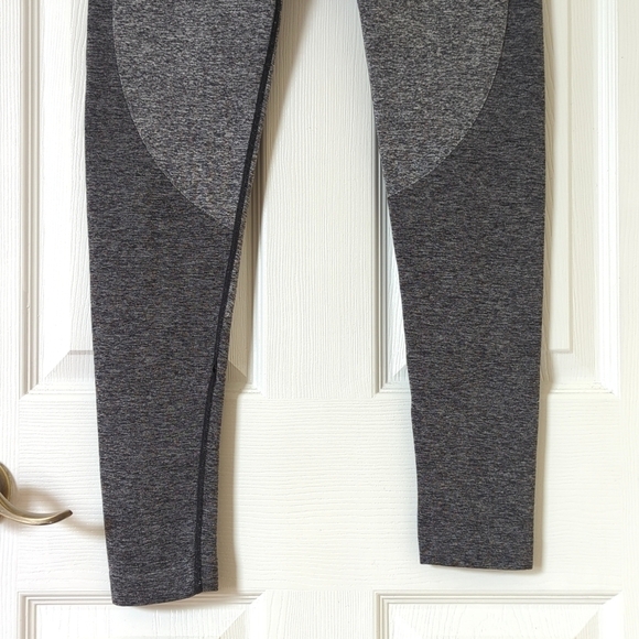 Gymshark Dry Low Rise Athletic Fit Body Contouring Workout Leggings Gray Medium - Picture 9 of 10